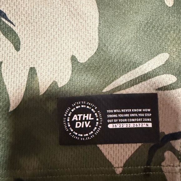 Champion and ATHLETICWhite and Camo T-Shirt Set - Picture 7 of 16